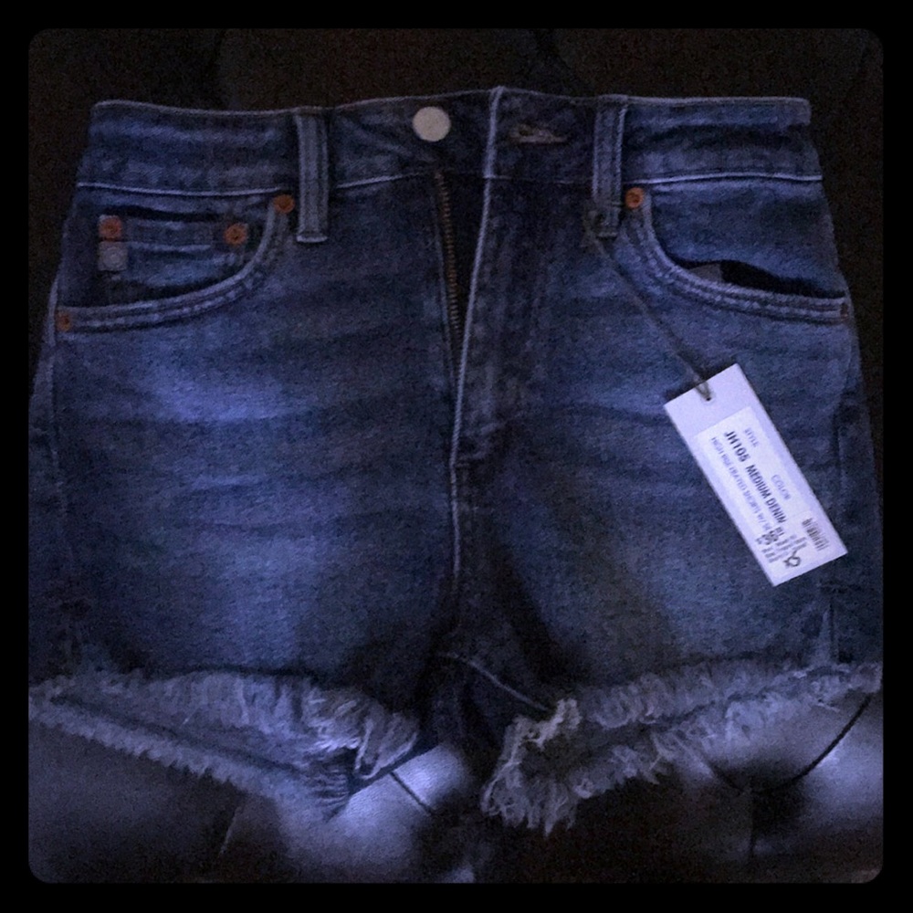 NWT cutoff jean shorts size XS. Never worn.